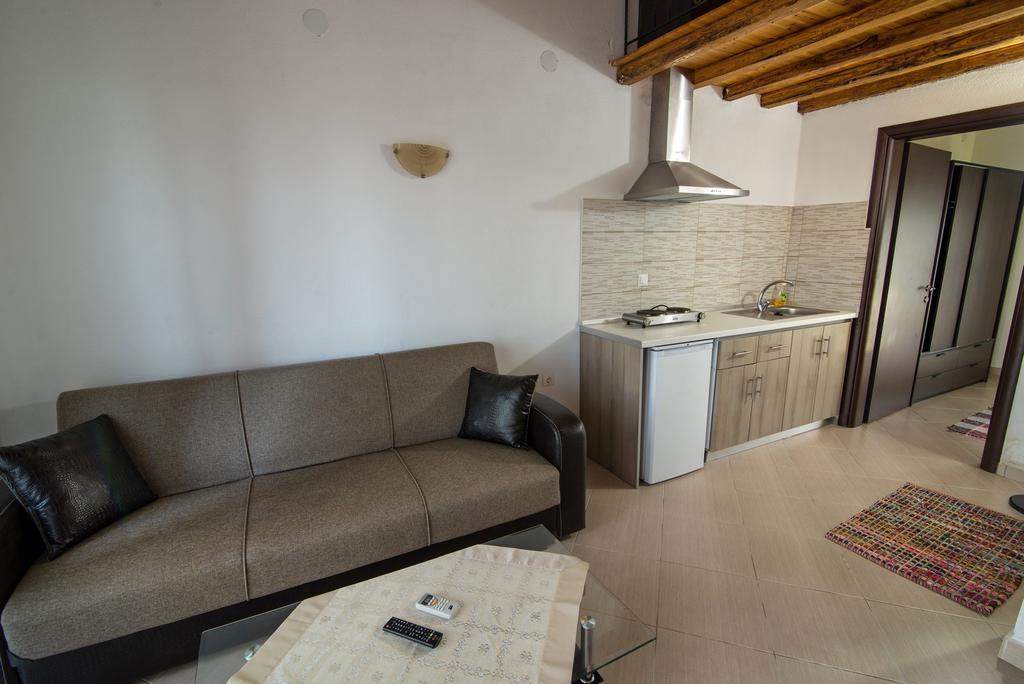 Theano Apartments Сарті Екстер'єр фото